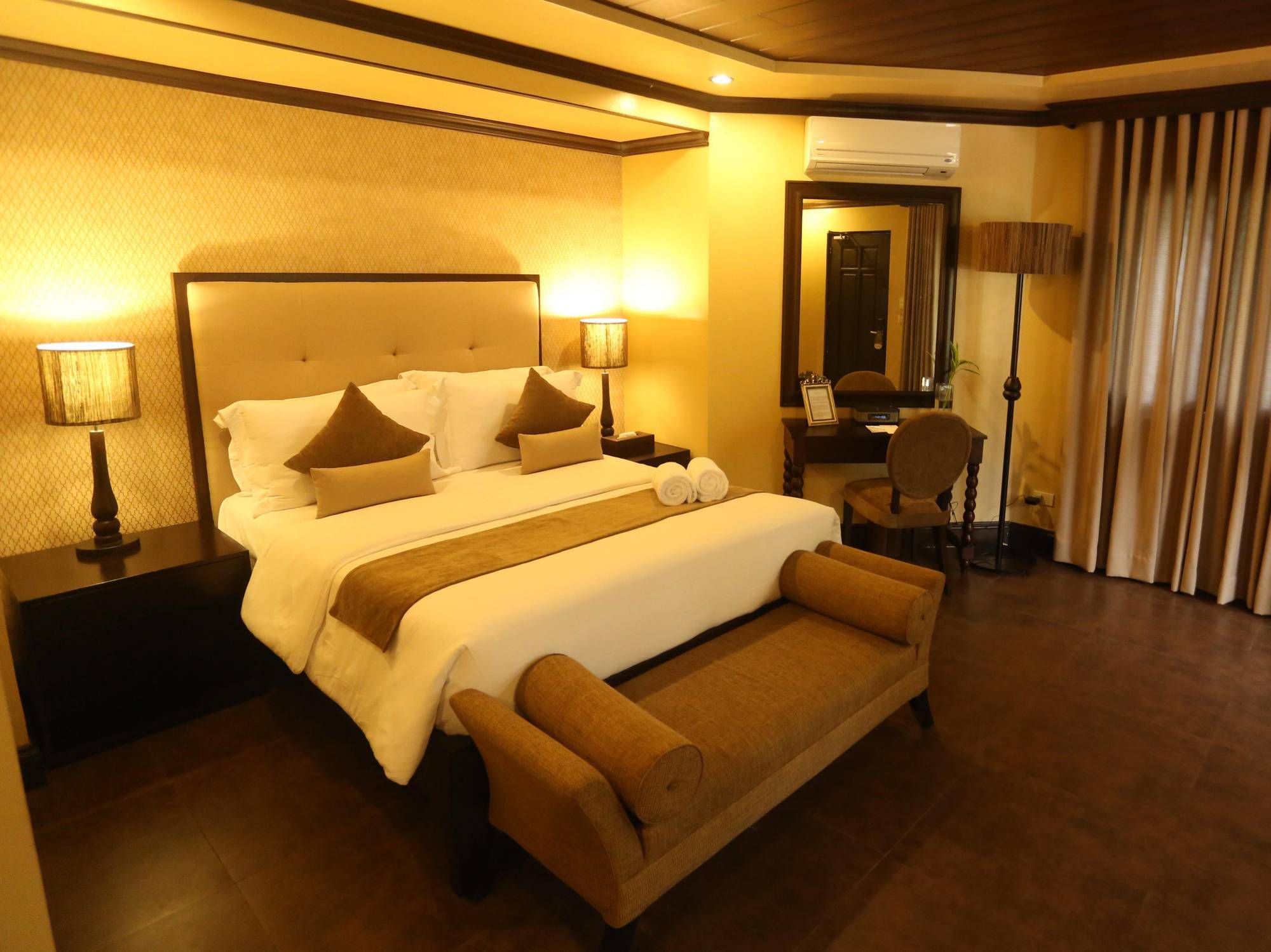 Hillcreek Gardens Tagaytay Hotel Luksuhin Eksteriør billede